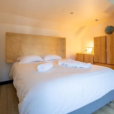 Mamie Jane Co-munity 3*