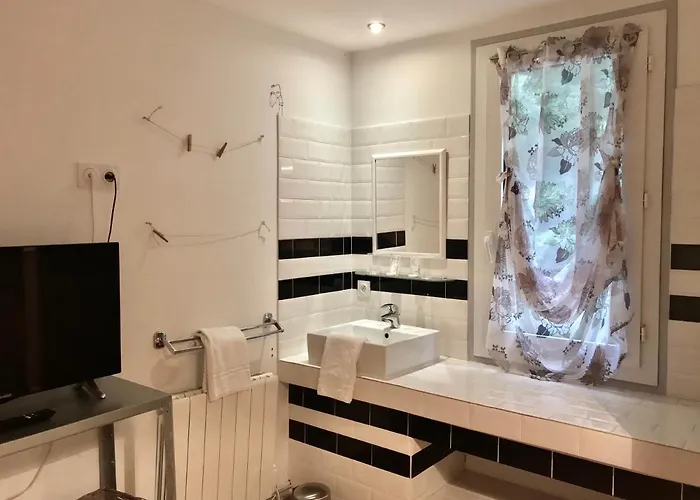 Mamie Jane Co-munity Гостевой дом Экс-ле-Бен