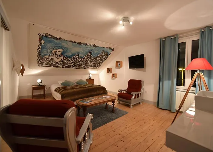 Mamie Jane Co-munity 3*