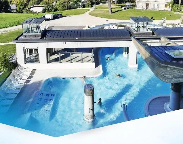 Mamie Jane Co-munity Guest house 3*