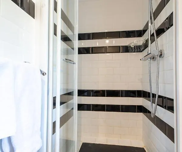 Mamie Jane Co-munity Guest house Aix-les-Bains